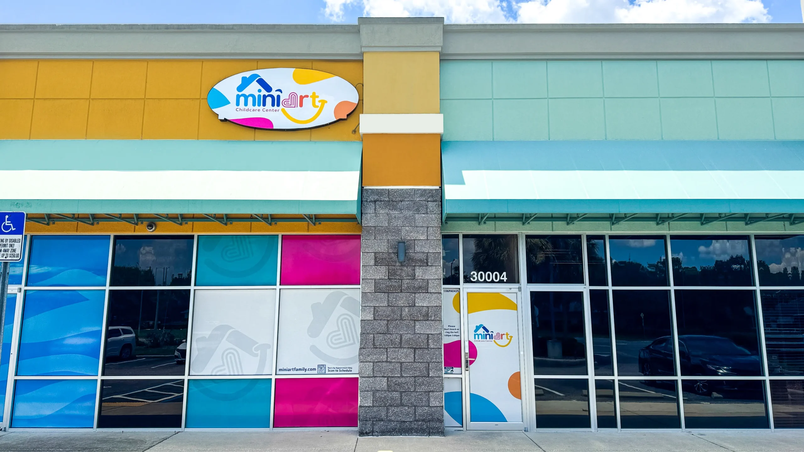 MiniArt Storefront Facility in Wesley Chapel FL